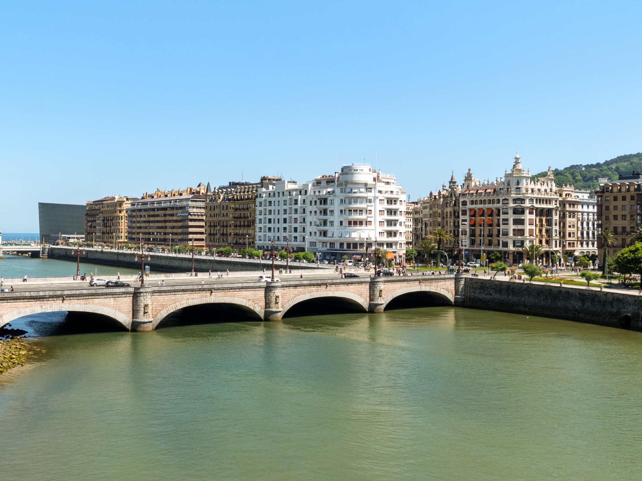 Vistas a Gros
